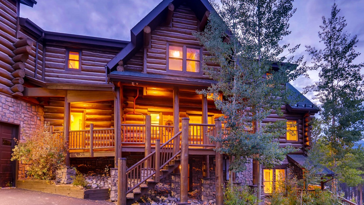 Entrance to Main Level of Ski Classic Lodge