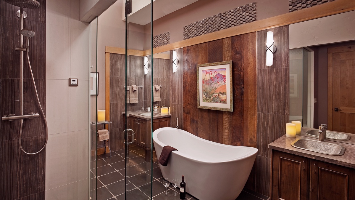 Bedroom 1, Main Level - Primary ensuite