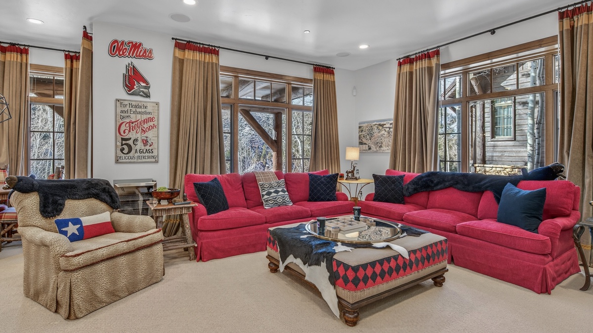 Family Room, Lower Level - Comfortable sectional seating area