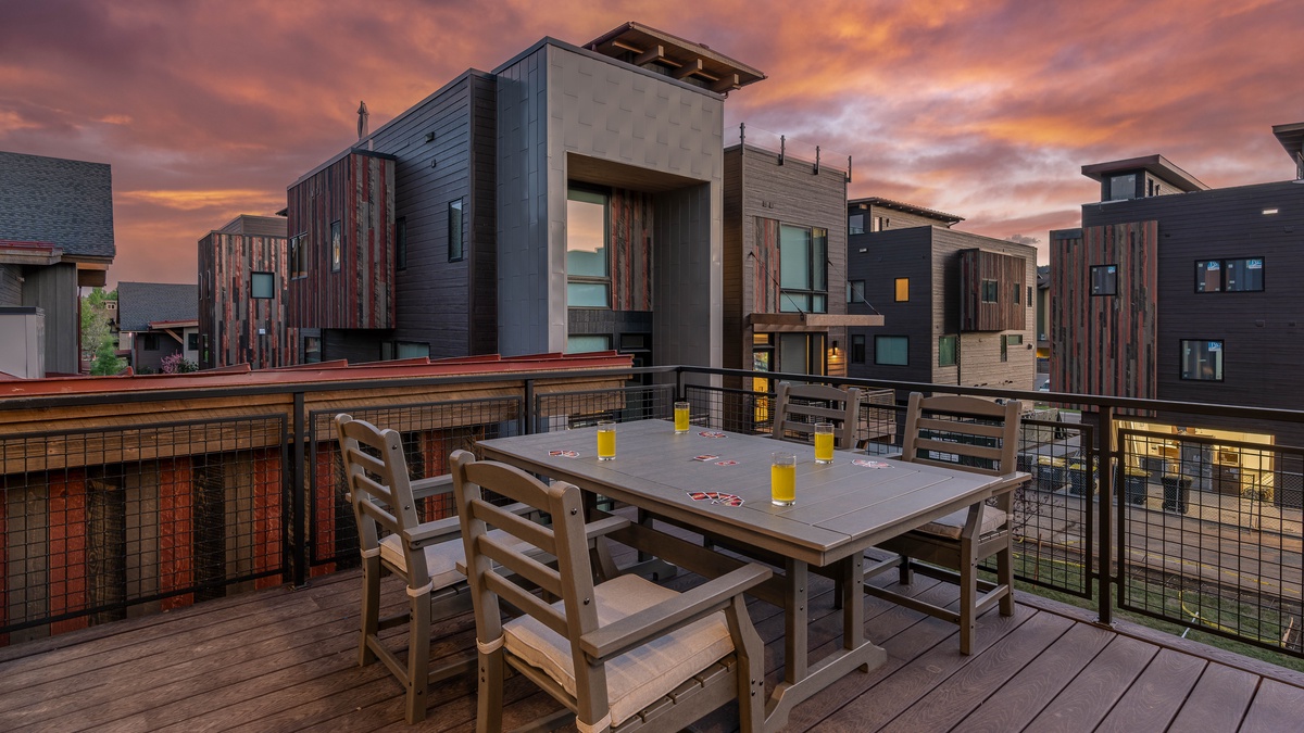 Deck, Main Level, Uptown House