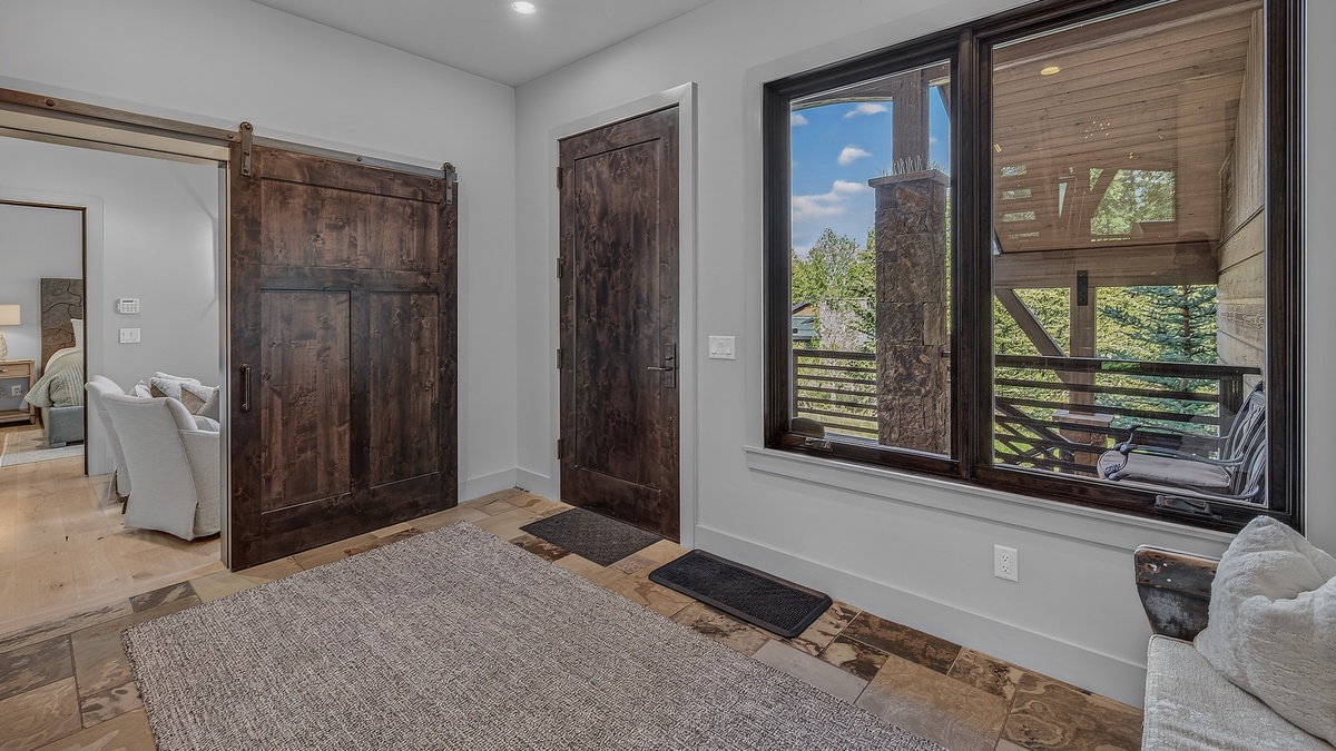 Entryway, Entry Level