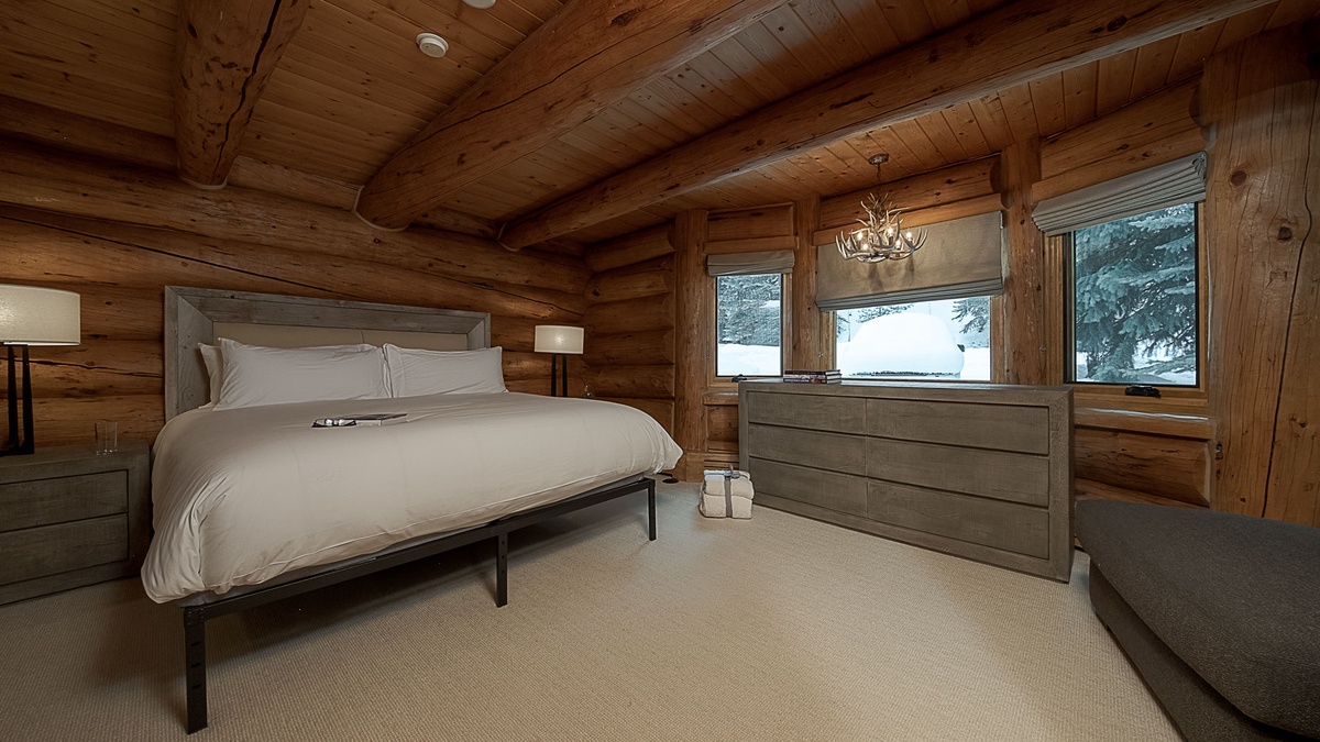 Bedroom 2, Main Level - Rosemary king suite