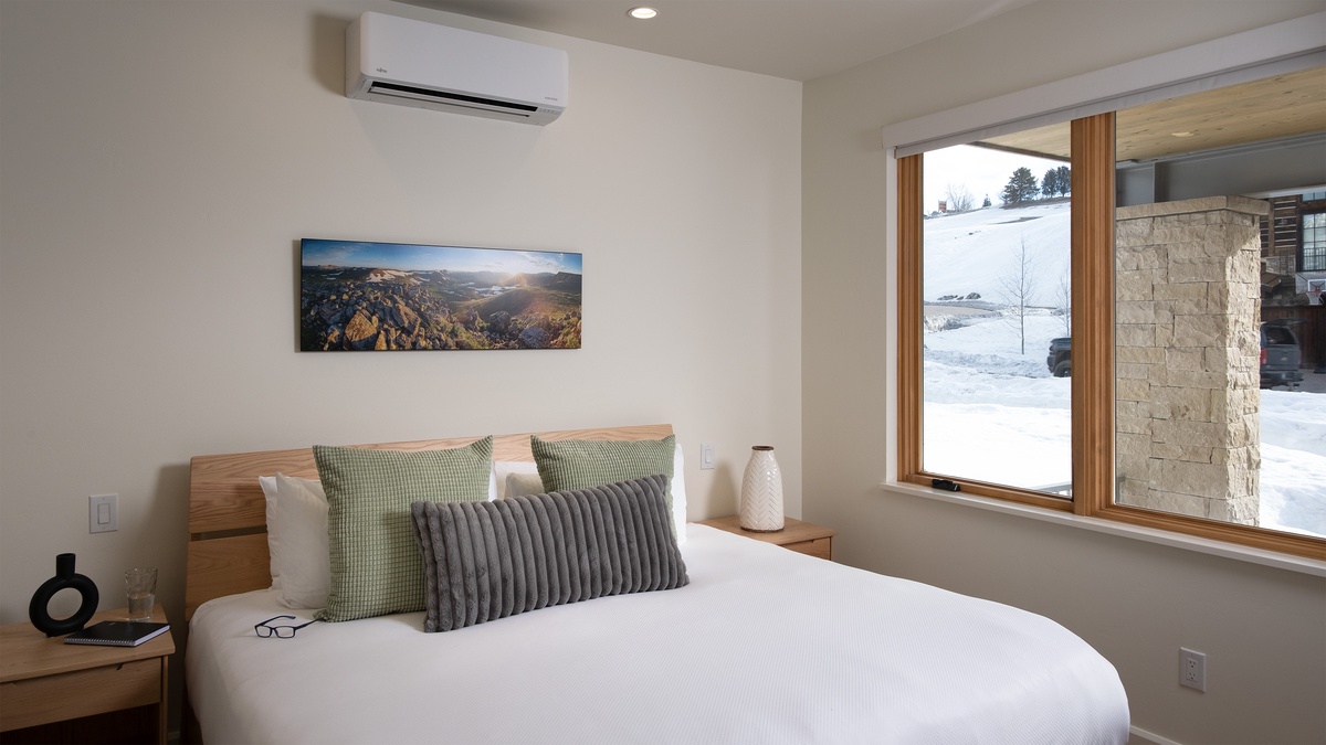 King Bedroom Entrance level