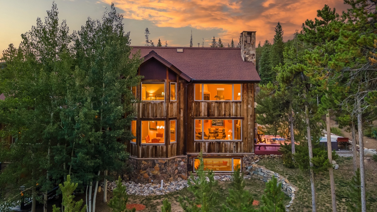 Aerial of Alpenglow Peaks Lodge