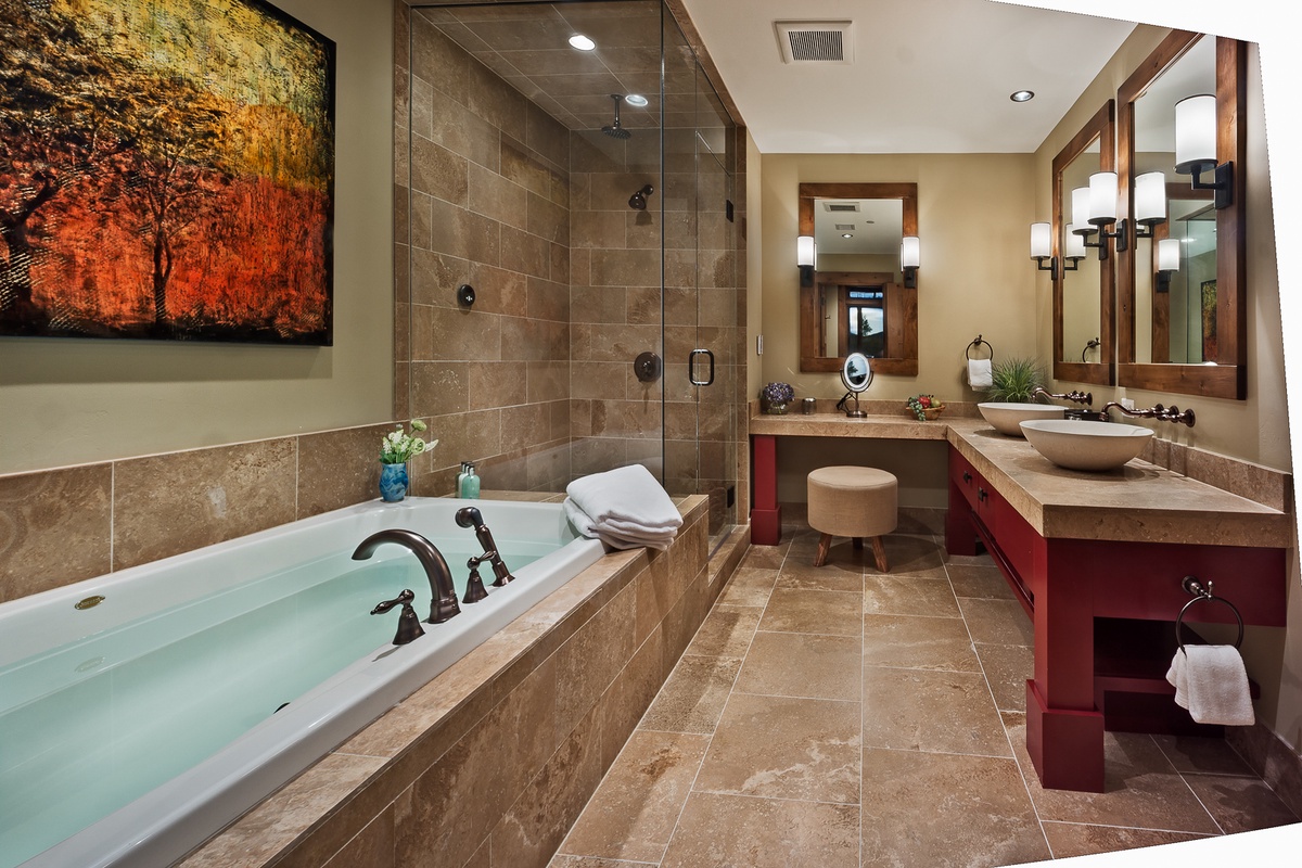 Bedroom 1, Main Level - Ensuite with soaking tub and walk-in shower