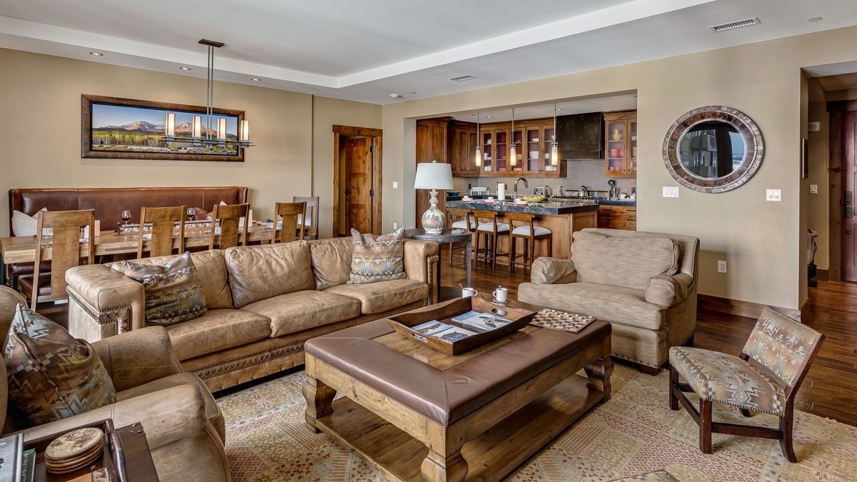 Great Room, Main Level - Open to dining area and kitchen