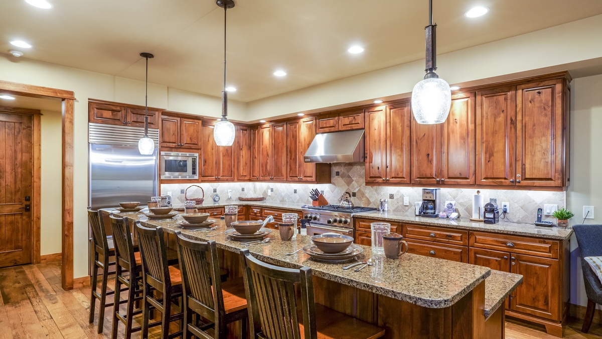 Kitchen, Main Level - With bar seating