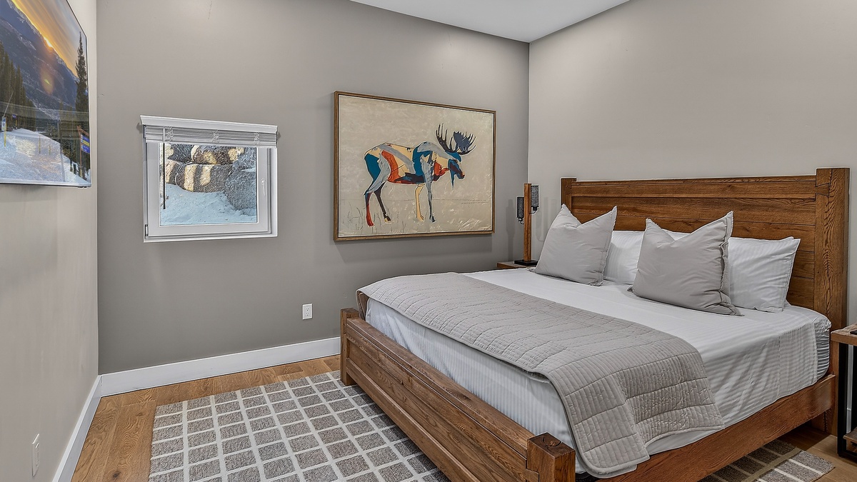 Bedroom 3, Lower Level - King bed