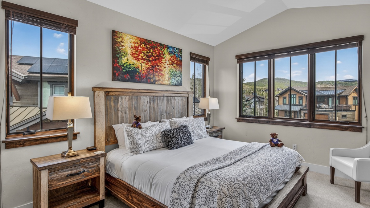 Bedroom 3, Upper Level - King bedroom