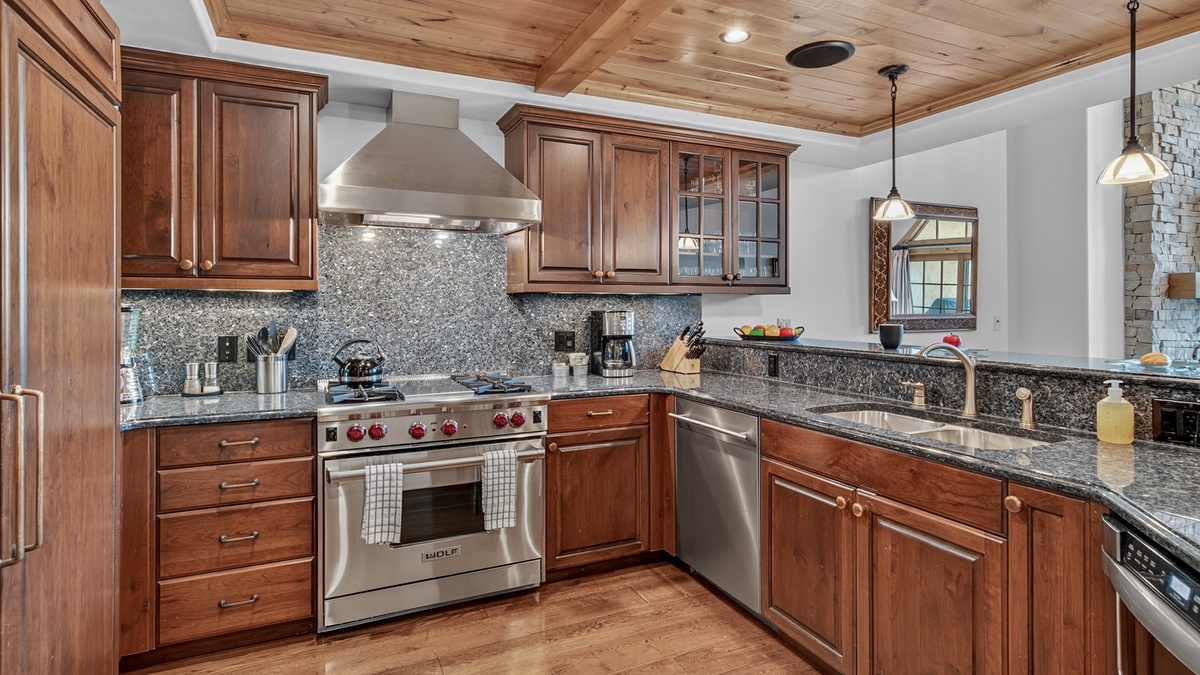 Spacious Kitchen, Main Level