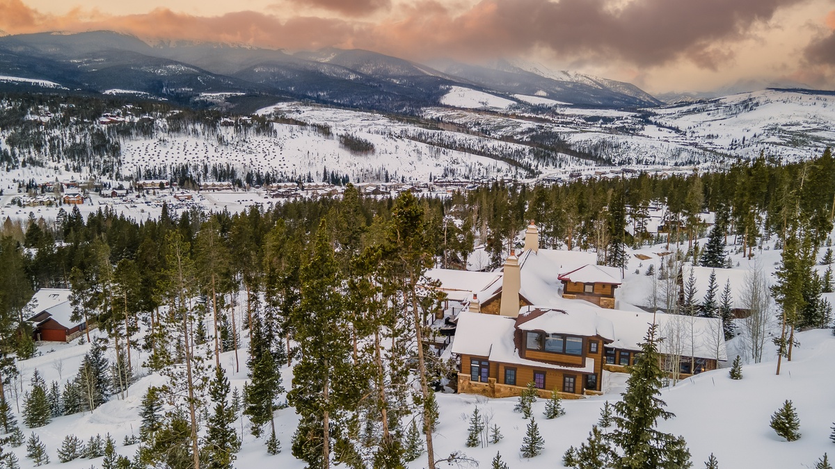 Aerial of Switchback Lodge