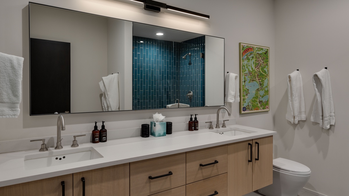 Bedroom 4, Main Level - Ensuite with double vanity