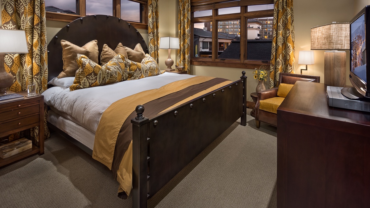 Bedroom 2, Main Level - King suite