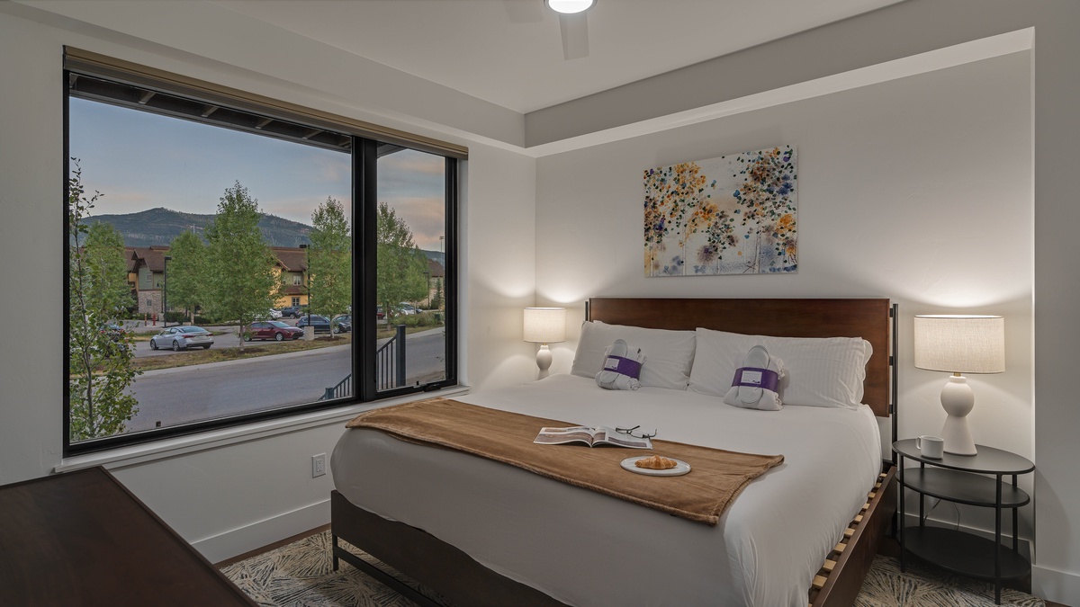 Bedroom 4, Lower Level - King suite with views