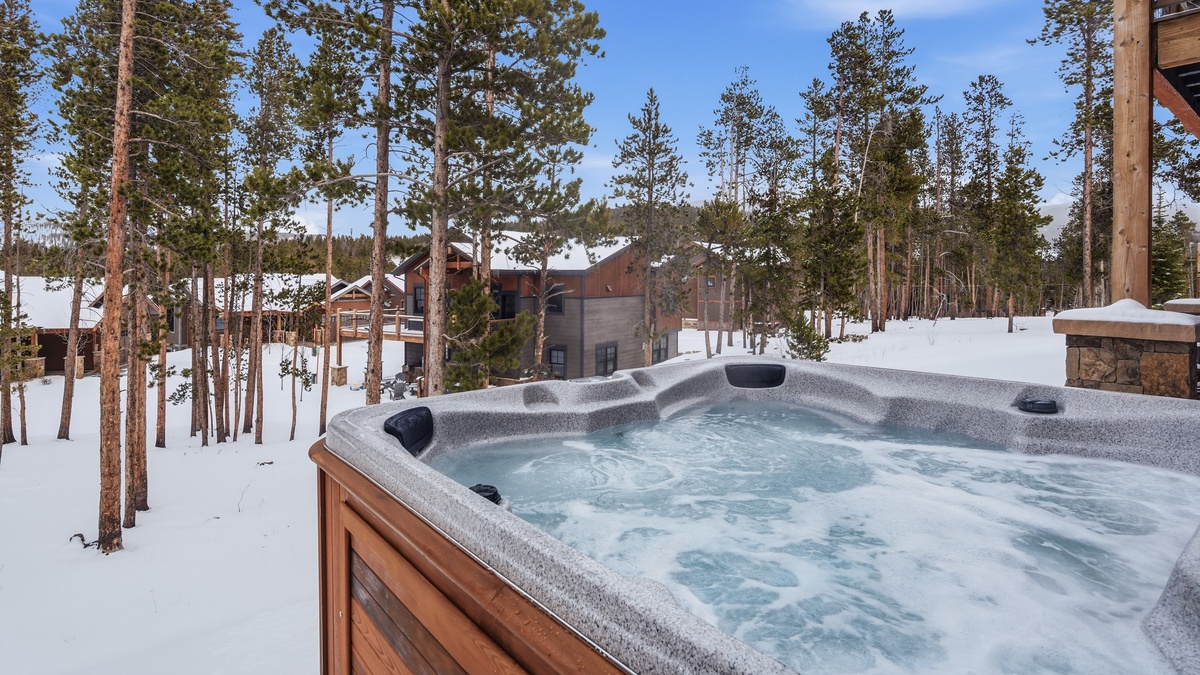 Hot Tub, Lower Level