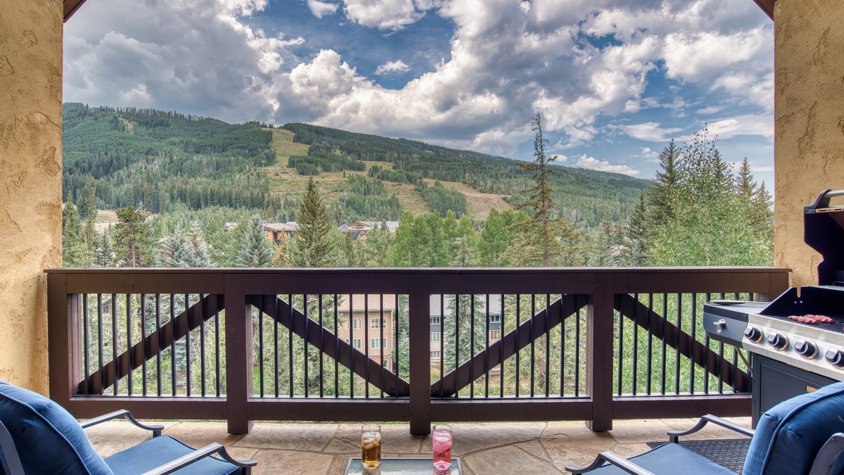 Deck with views of the mountain