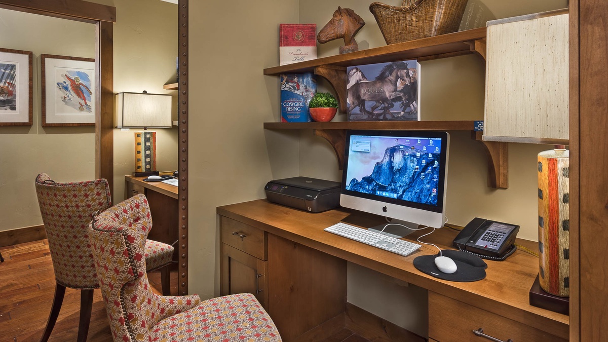 Home office, Main Level