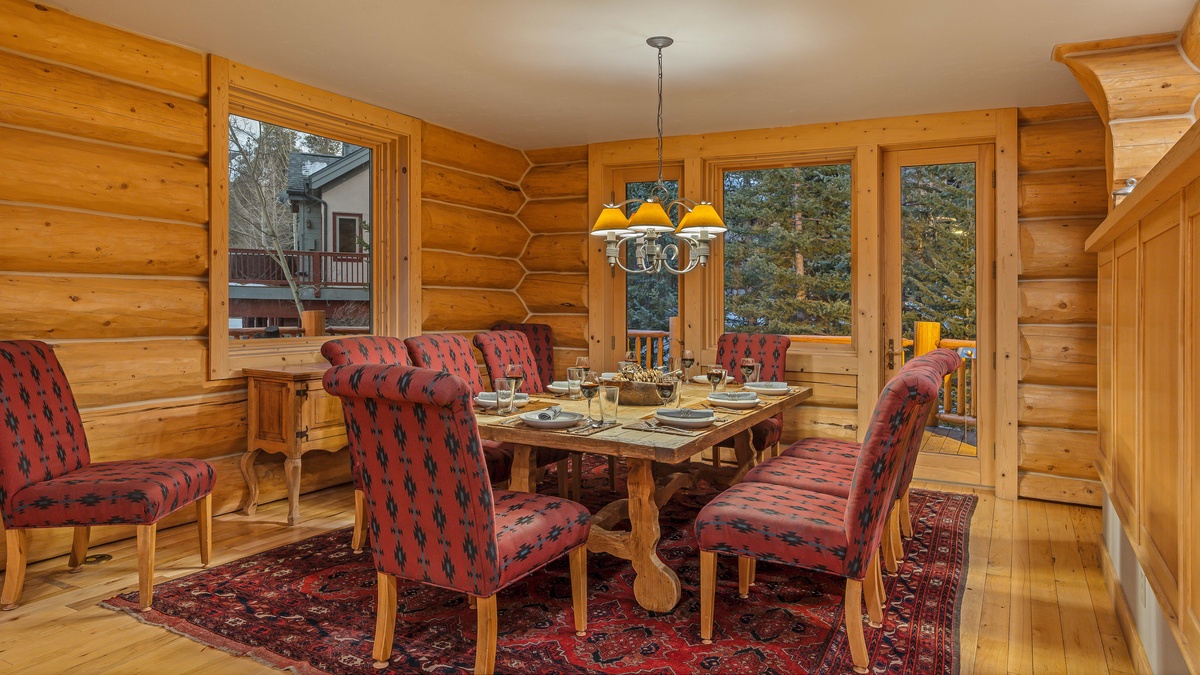 Dining area seats up to 10