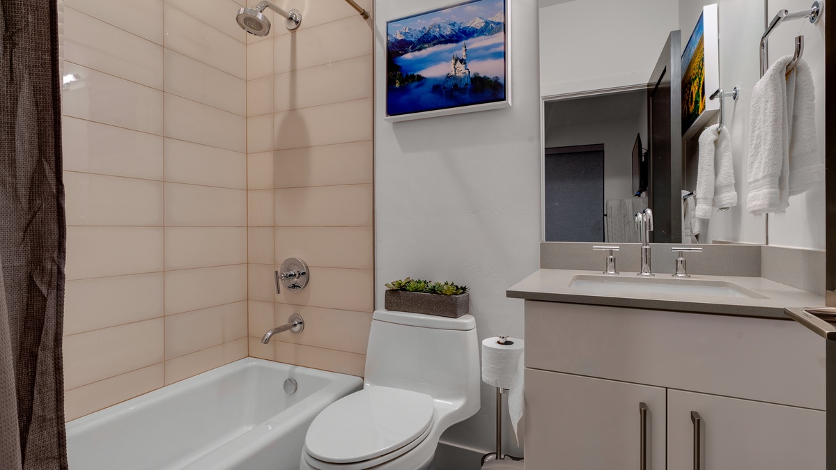 Bedroom 4, Lower Level - Ensuite