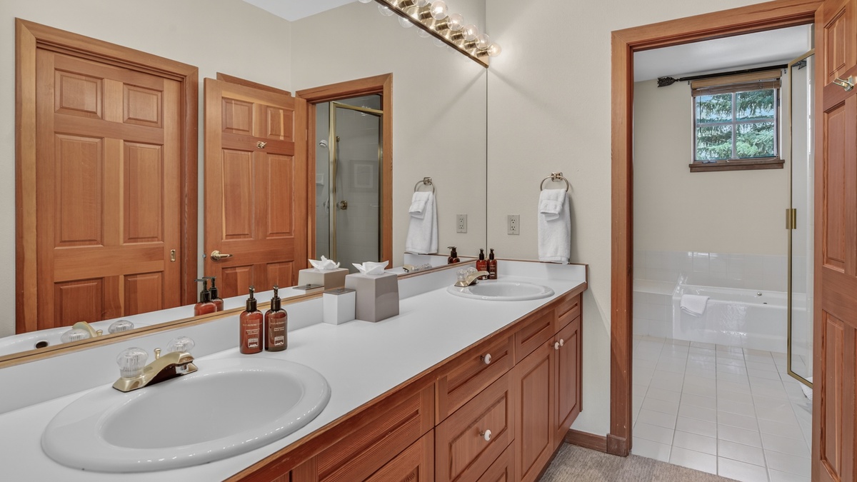 Bedroom 1, Main Level - Ensuite with double vanity
