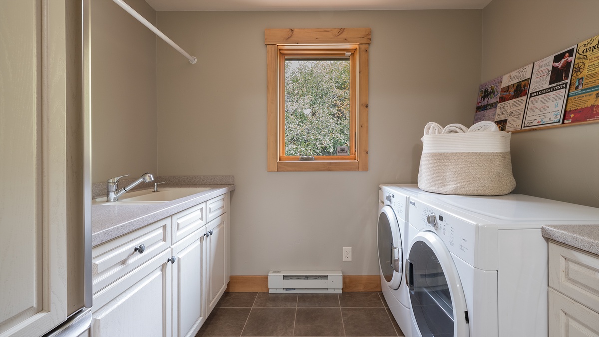 Laundry Room, Main Level
