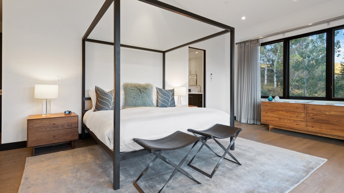 Bedroom 1, Main Level - Primary Bedroom