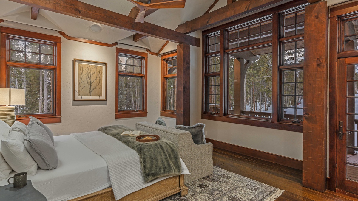 Bedroom 1, Main Level - Primary king suite on main level