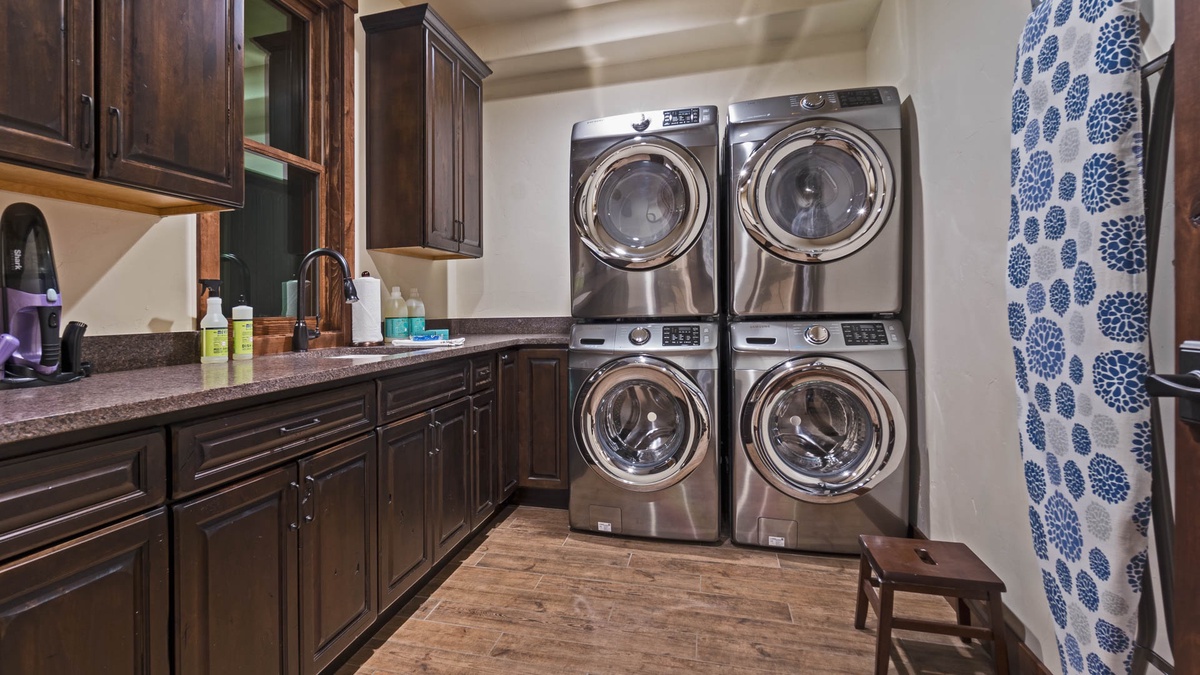 Laundry, Main Level - Washer and dryer