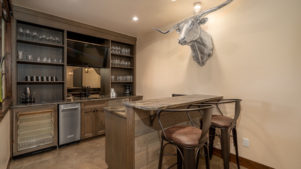 Wet bar with seating