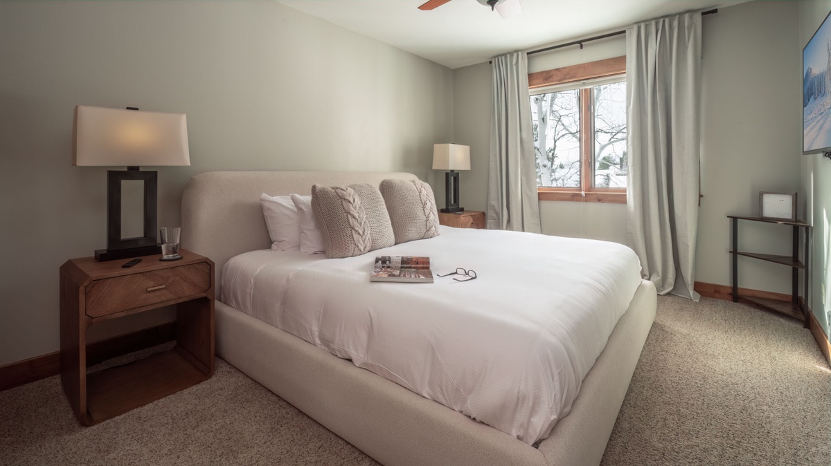 Bedroom 3, Upper Level - King bed