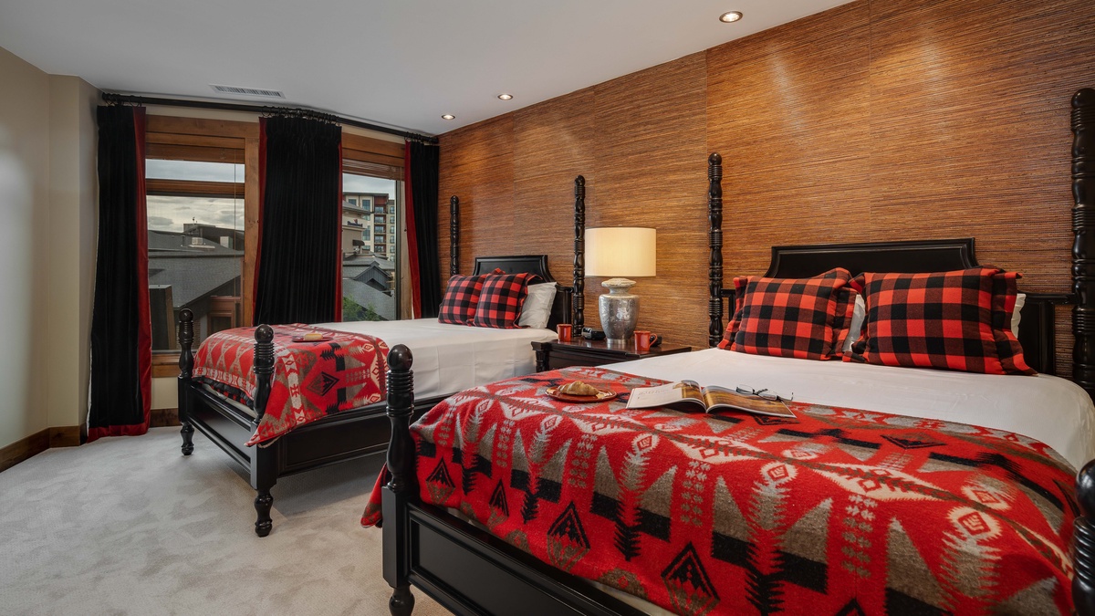 Bedroom 4, Main Level - Two queen beds