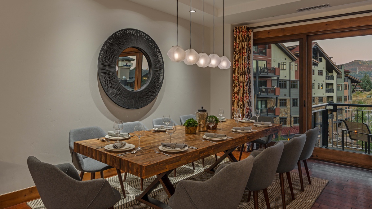 Dining Area, Main Level - Seating for 10