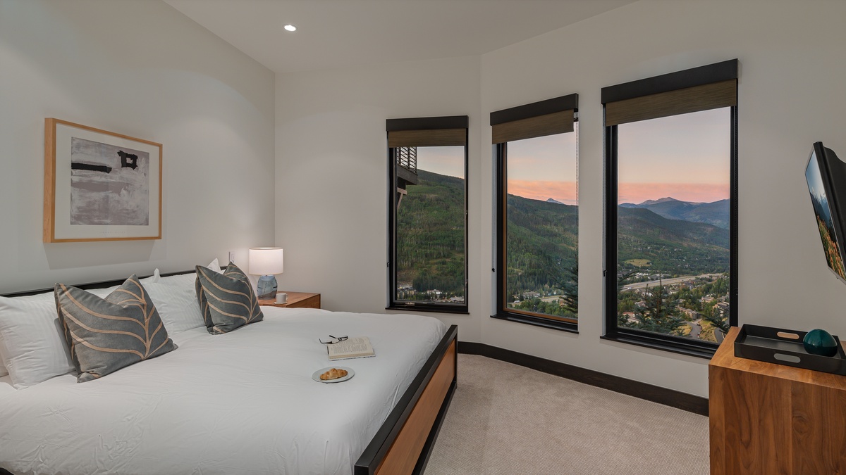 Bedroom 2, Lower Level - King suite 1