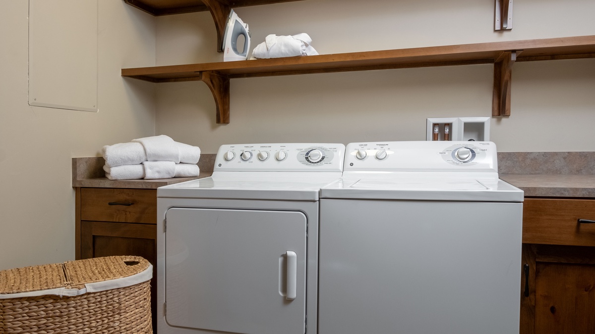Laundry room, Main Level
