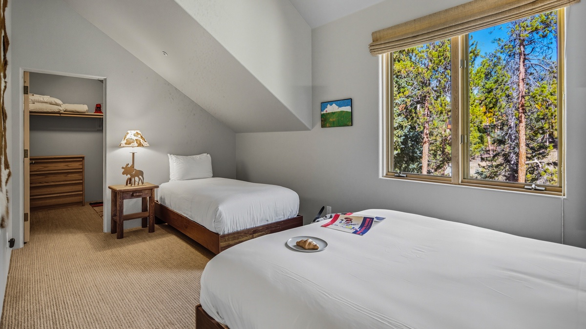 Bedroom 2, Upper Level - Twin with Queen and shared bath