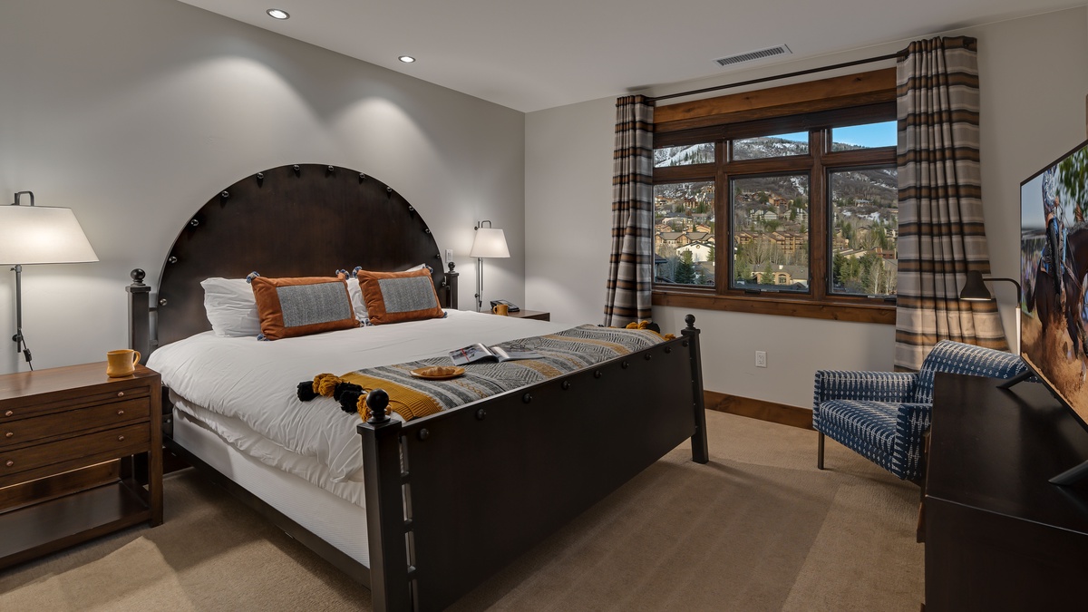 Bedroom 2, Main Level - King suite