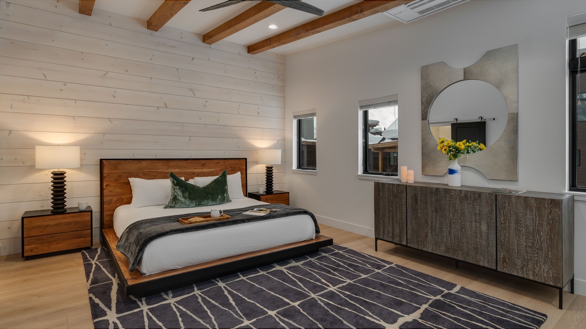 Bedroom 1, Main Level - Primary suite