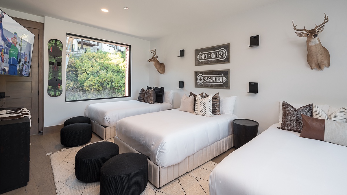 Bedroom 9, Upper Level - Aria Ridge, three full beds