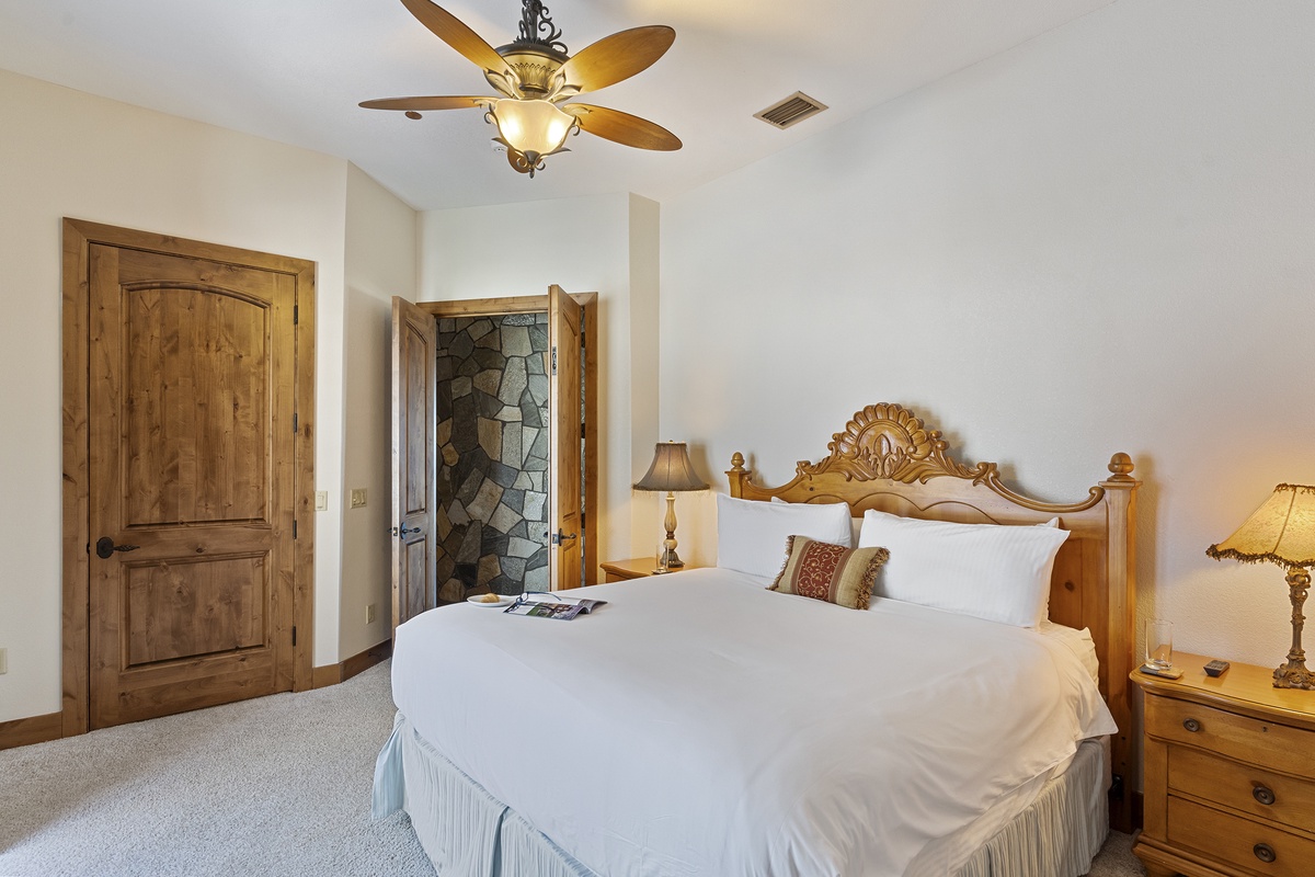 Apex Lodge South Side King Suite 4 Main Level