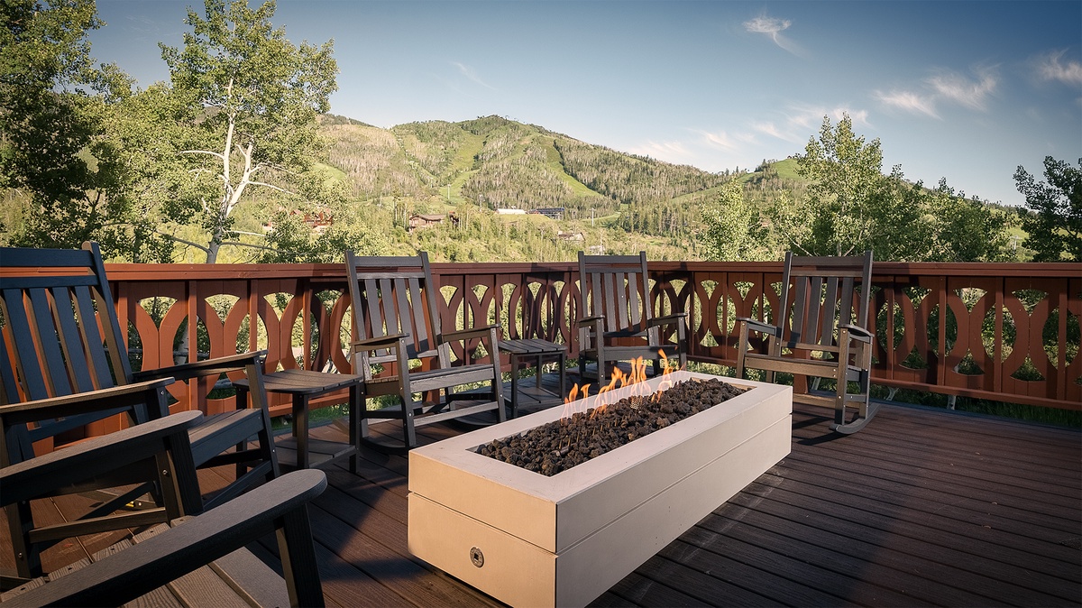 Patio, Lower Level - Fire pit with mountain views