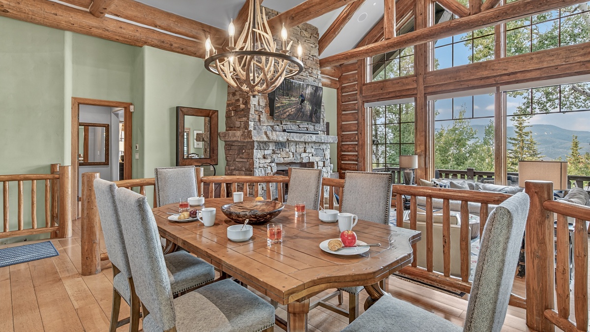 Breakfast Nook, Main Level - With amazing views