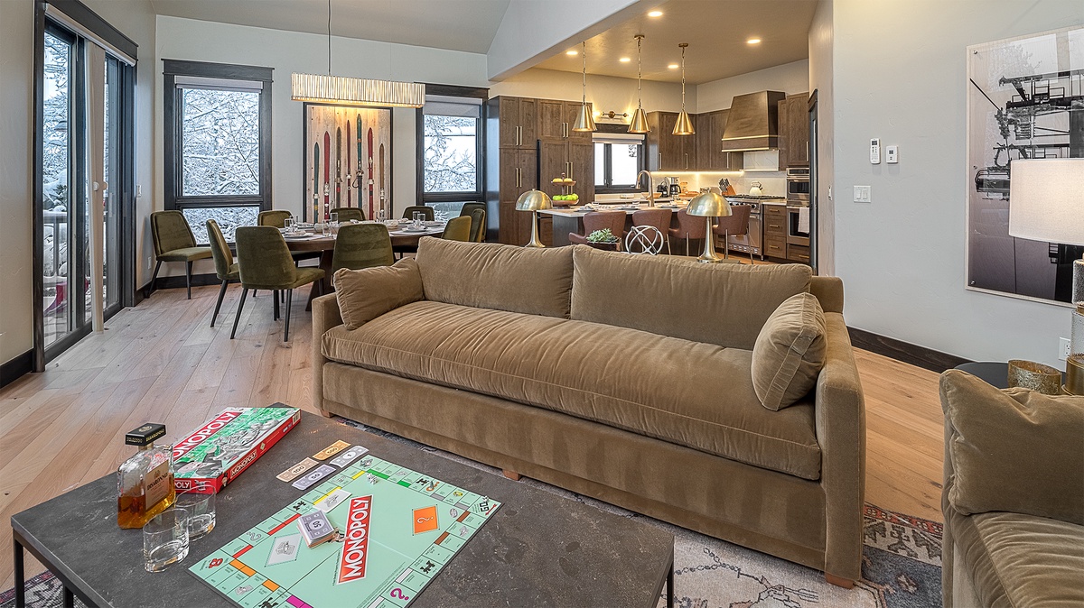 Great Room, Main Level - Seating area open to the kitchen