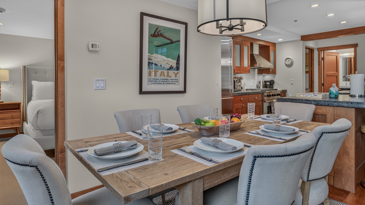 Dining Area, Main Level - Table beside kitchen