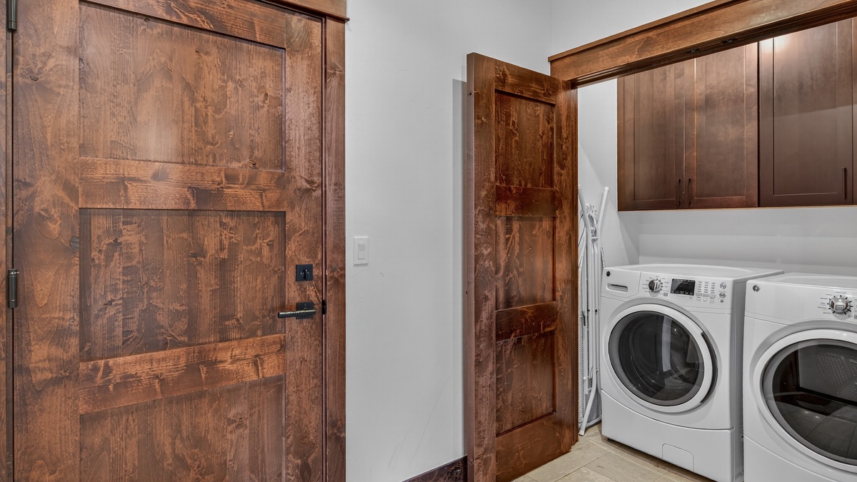 Laundry Room, Main Level