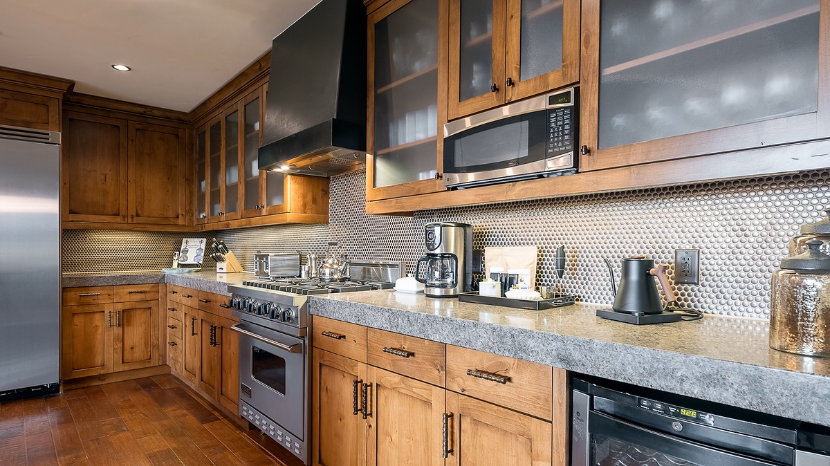 Kitchen, Main Level - Countertop with surrounding cabinetry and appliancesKitchen, Main Level - Countertop with surrounding cabinetry and appliances