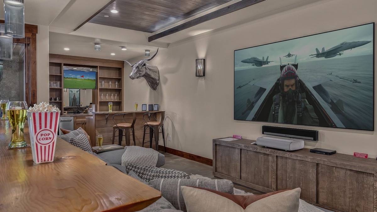 Recreation Room, Lower Level - TV with bar seating
