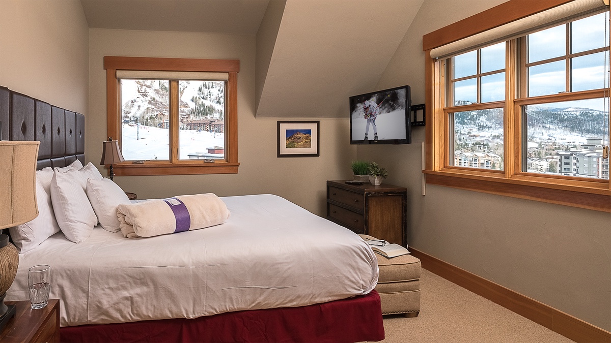 Bedroom 2, Upper Level, Storm Peak Chalet - Split king bed or two XL twin beds