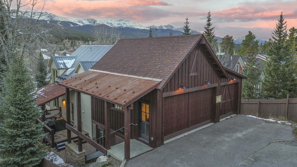 Raven's Call exterior