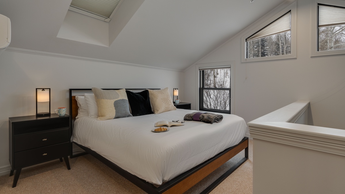 Bedroom 4, Loft - Loft bedroom king bed