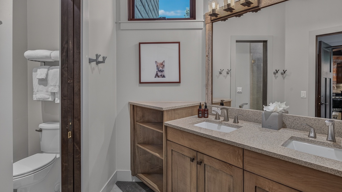 Bedroom 3, Lower Level - Ensuite with single vanity